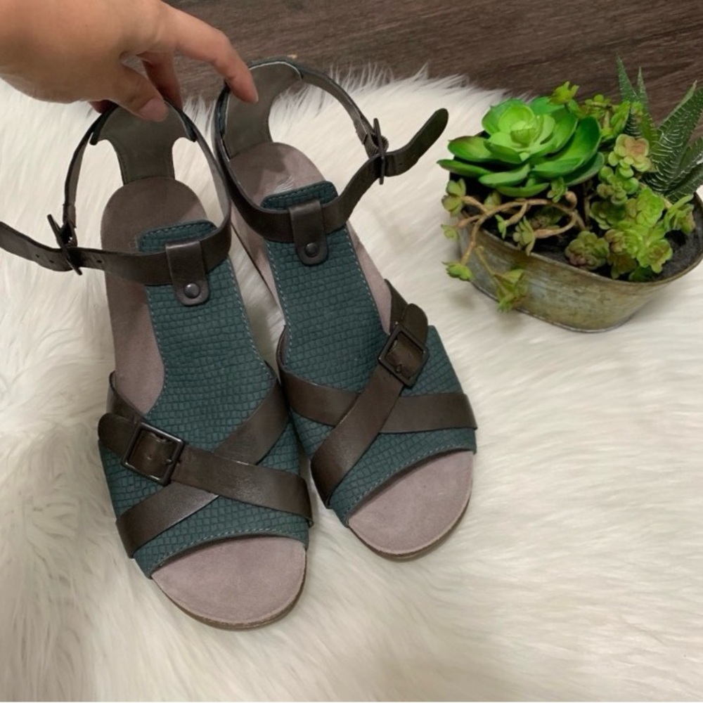 Dansko Dominique brown Teal Strappy Block Heel Sandals 38 7 - Picture 4 of 11